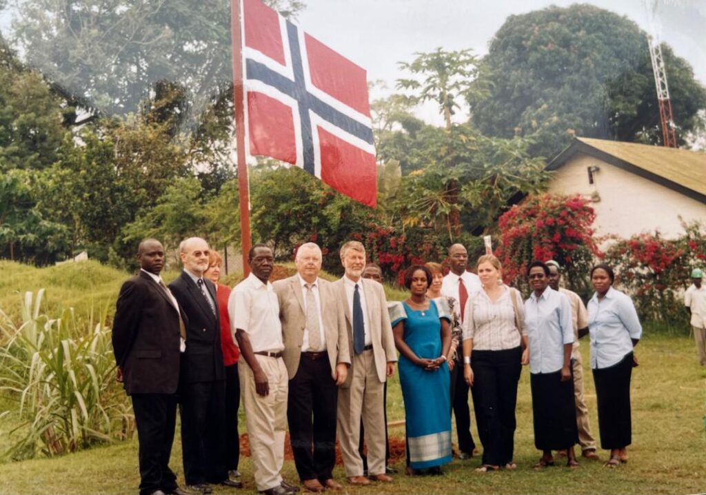 In 2005, Ambassador Tore Gjøs and Mr. Mohan Kiwanuka raised the Norwegian flag  for the first time on Plot 18B Akii-Bua Road. This historical moment marked the official beginning of our Chancery in Nakasero and has been the home of Norway Uganda for the last 19 years!